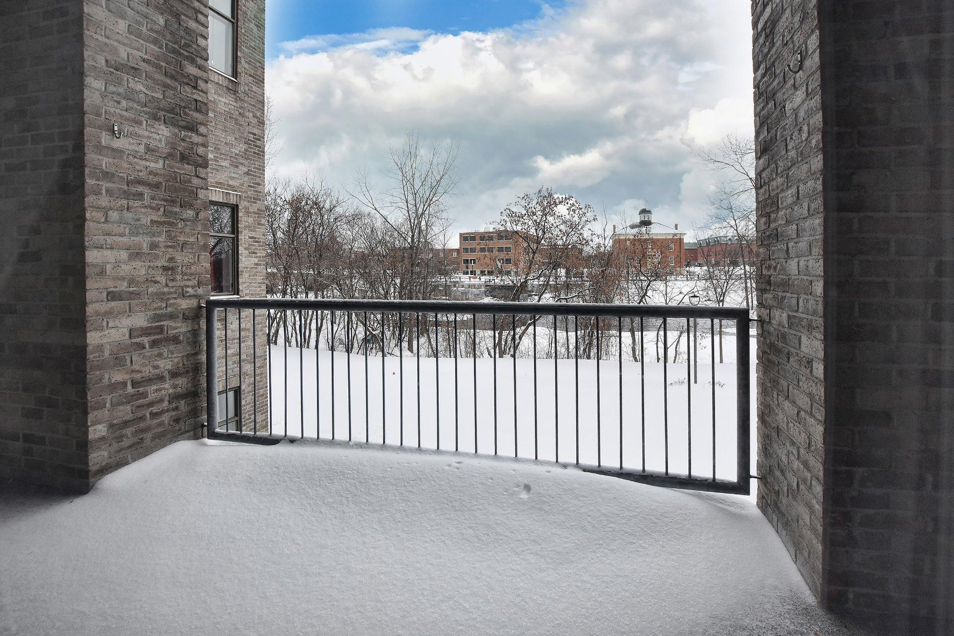 









305


Rue Laviolette

, 104,
Saint-Jérôme,




QC
J7Y4H7

