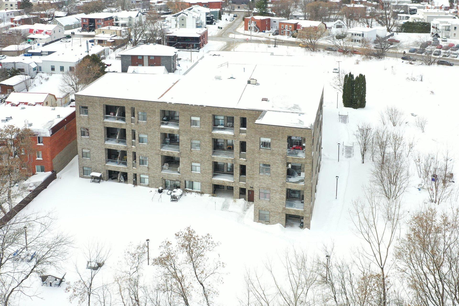 









305


Rue Laviolette

, 104,
Saint-Jérôme,




QC
J7Y4H7

