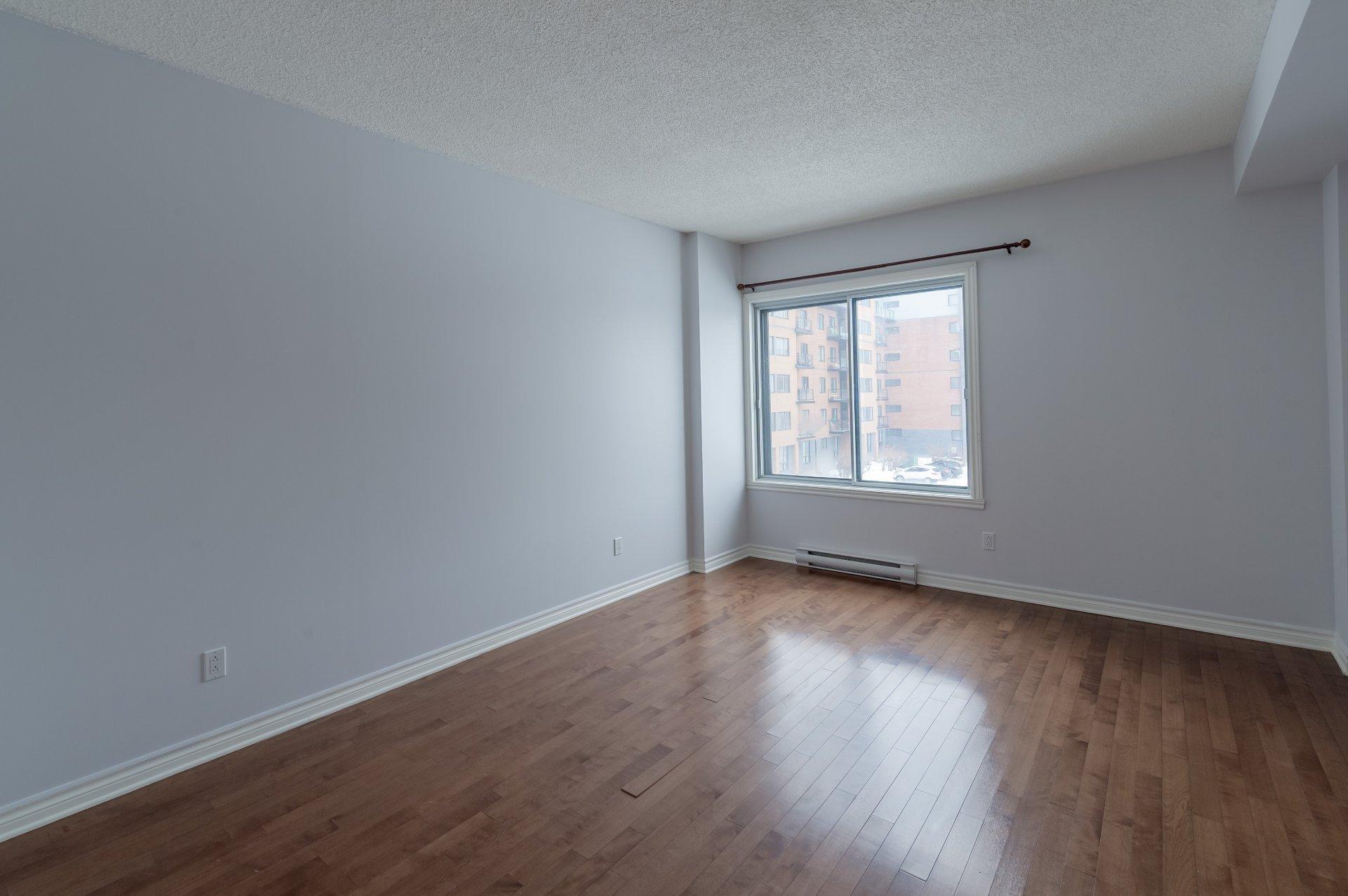 









5200


Av. Colomb

, 302,
Brossard,




QC
J4Z3T3

