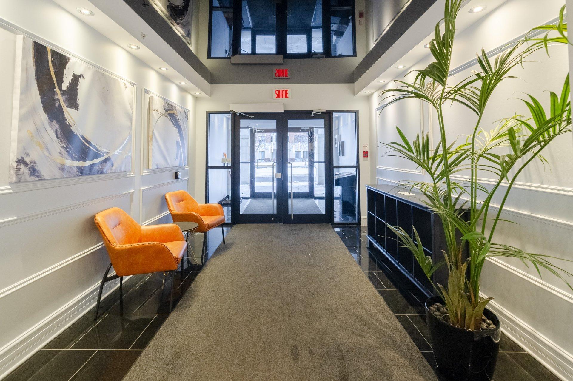 









5200


Av. Colomb

, 302,
Brossard,




QC
J4Z3T3

