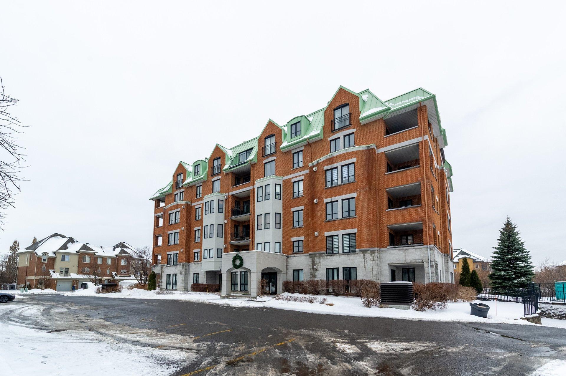 









5200


Av. Colomb

, 302,
Brossard,




QC
J4Z3T3

