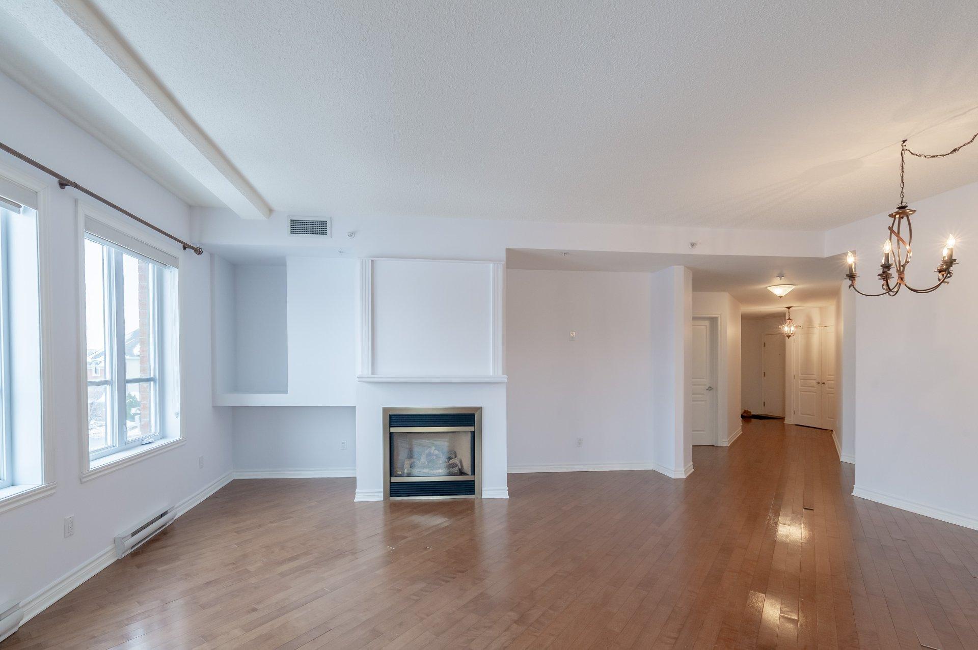 









5200


Av. Colomb

, 302,
Brossard,




QC
J4Z3T3

