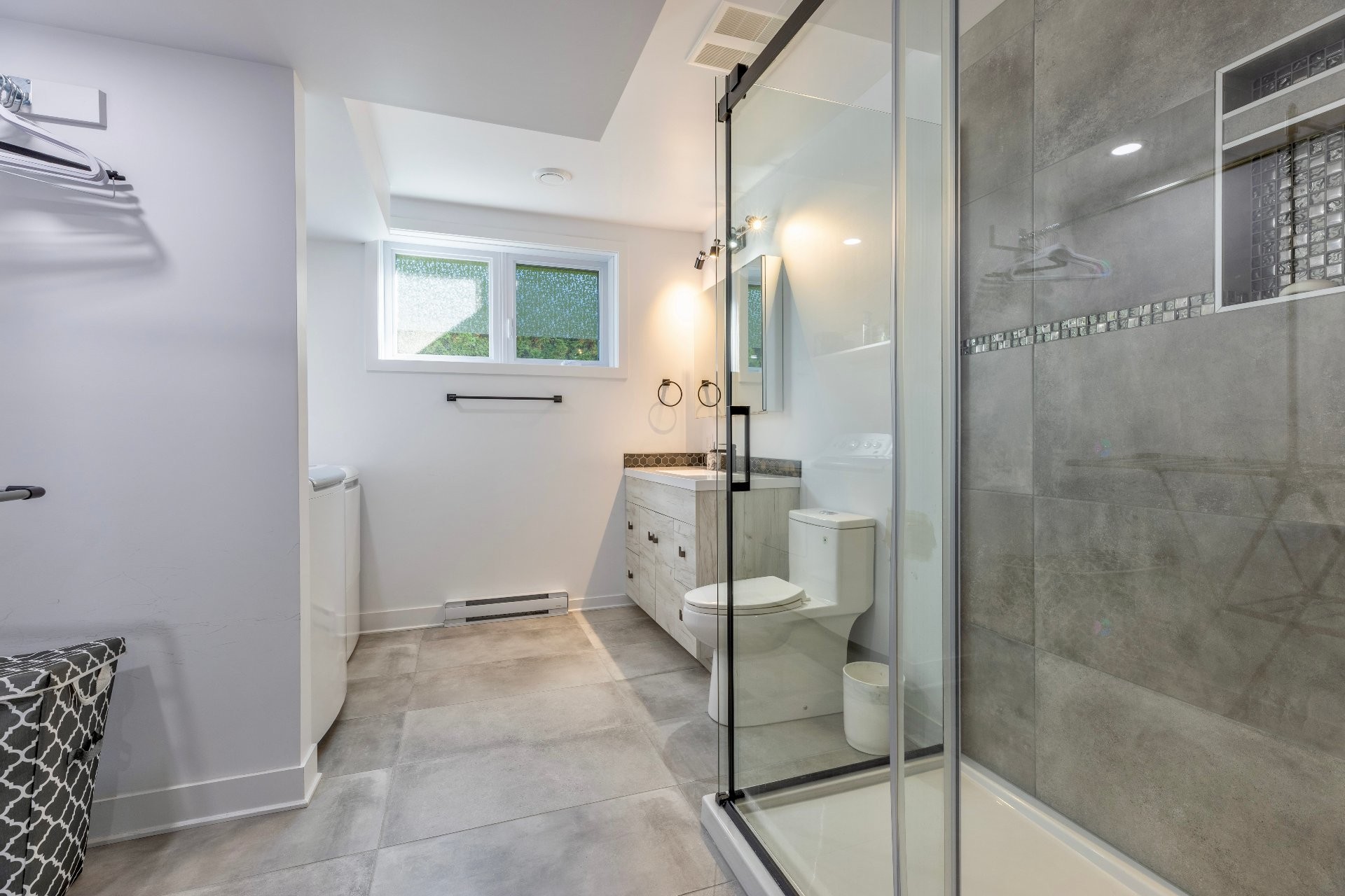 









251


Rue des Voiliers

,
Saint-Zotique,




QC
J0P1Z0

