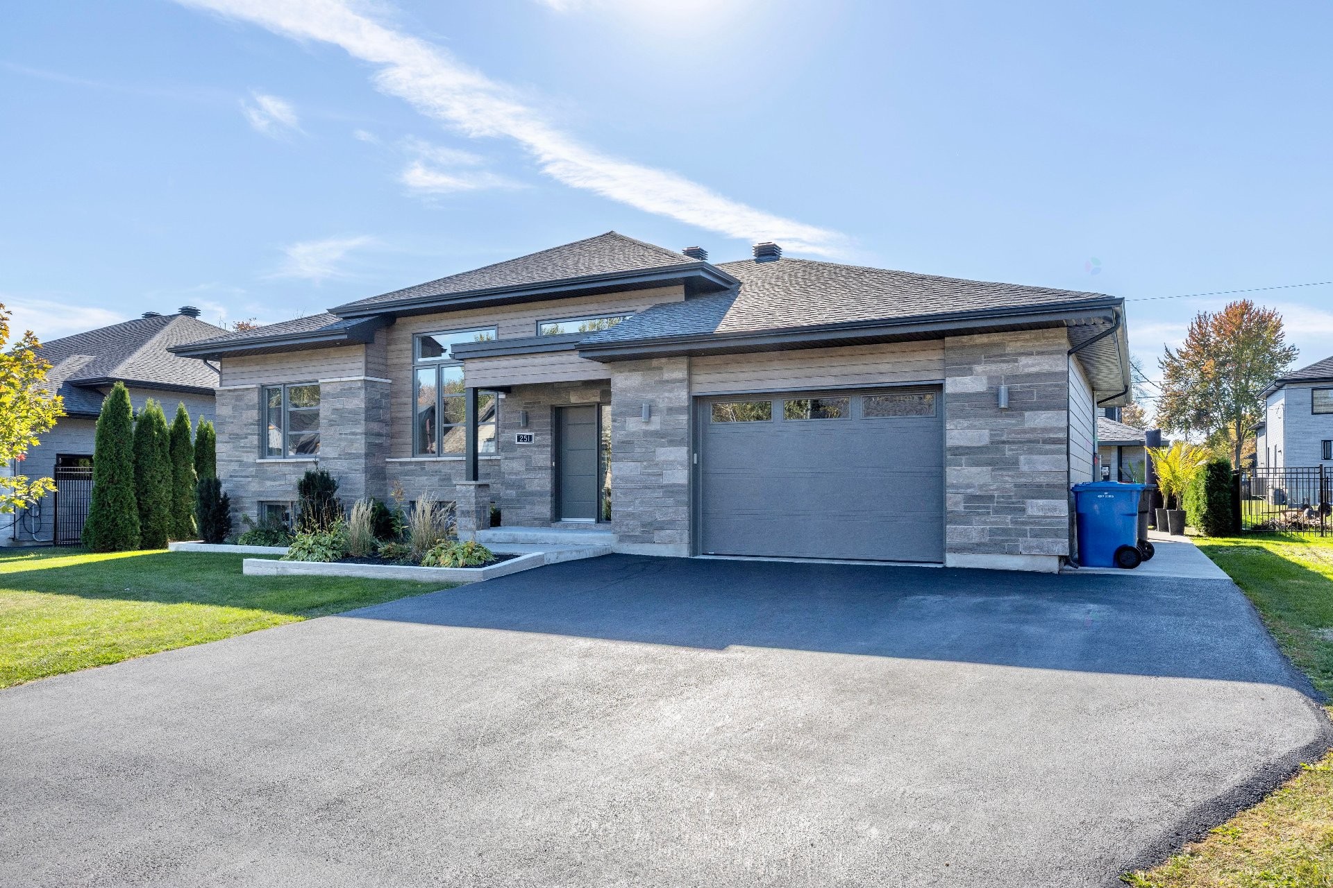 









251


Rue des Voiliers

,
Saint-Zotique,




QC
J0P1Z0

