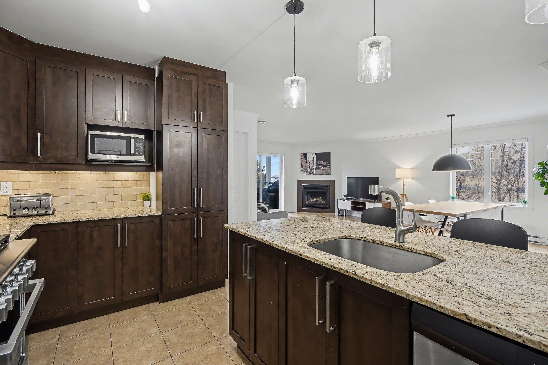 









190


Rue du Sanctuaire

, 5,
Sainte-Julie,




QC
J3E0B3

