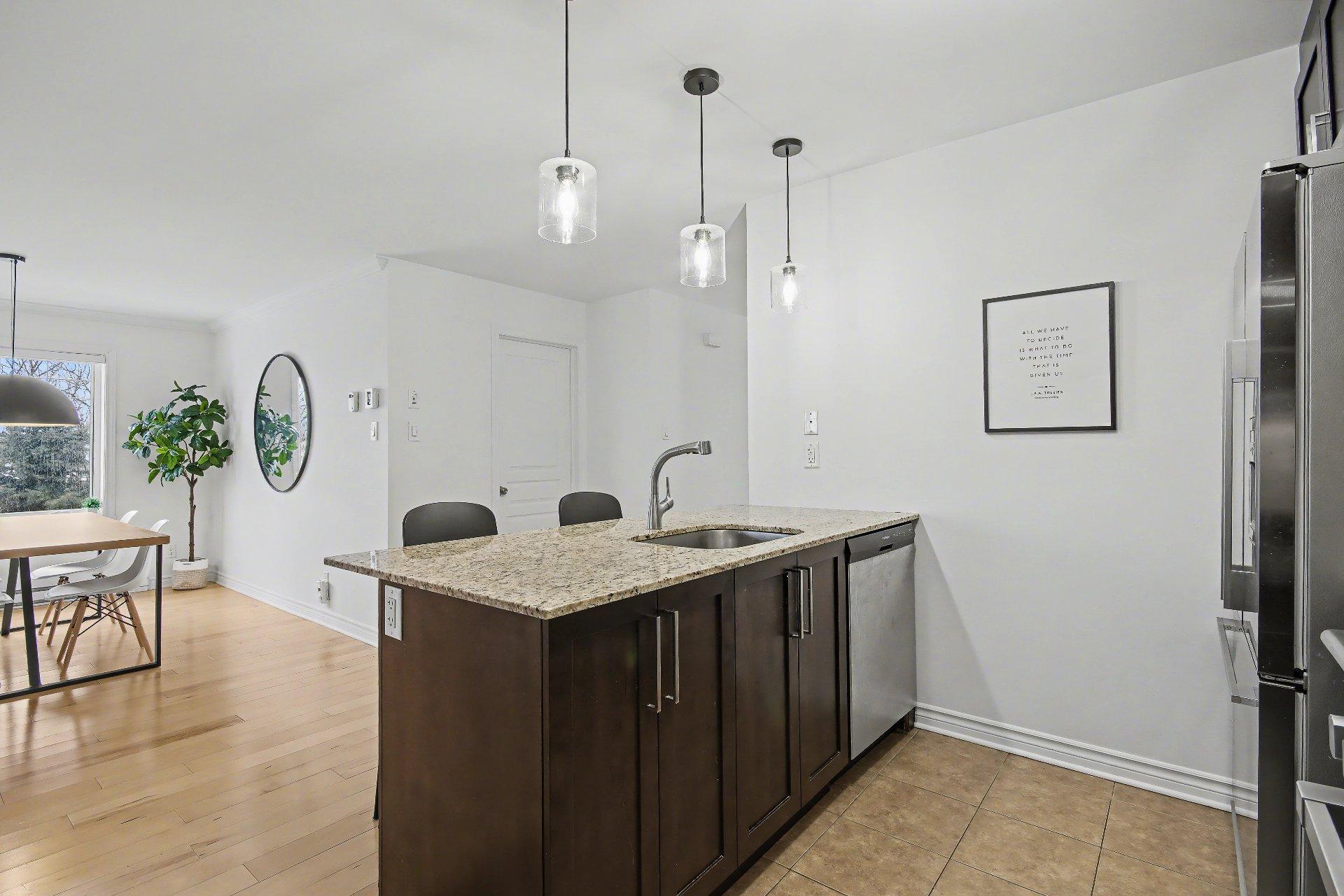 









190


Rue du Sanctuaire

, 5,
Sainte-Julie,




QC
J3E0B3

