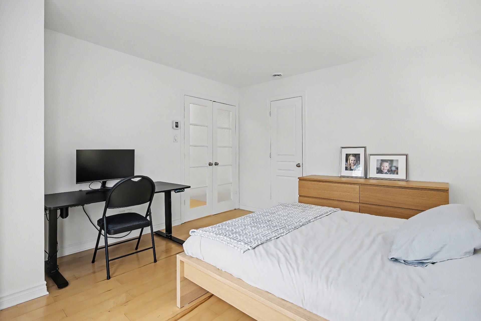 









190


Rue du Sanctuaire

, 5,
Sainte-Julie,




QC
J3E0B3

