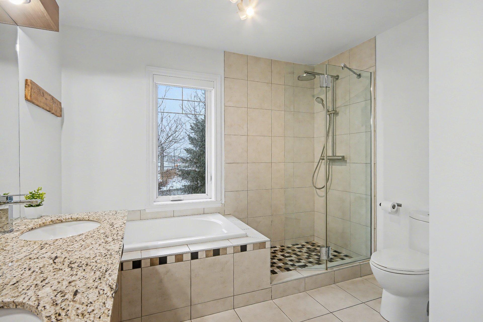 









190


Rue du Sanctuaire

, 5,
Sainte-Julie,




QC
J3E0B3


