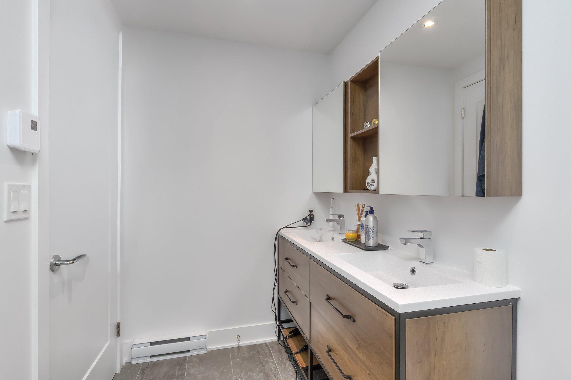 









365


Boul. Brunswick

, 511,
Pointe-Claire,




QC
H9R0H3

