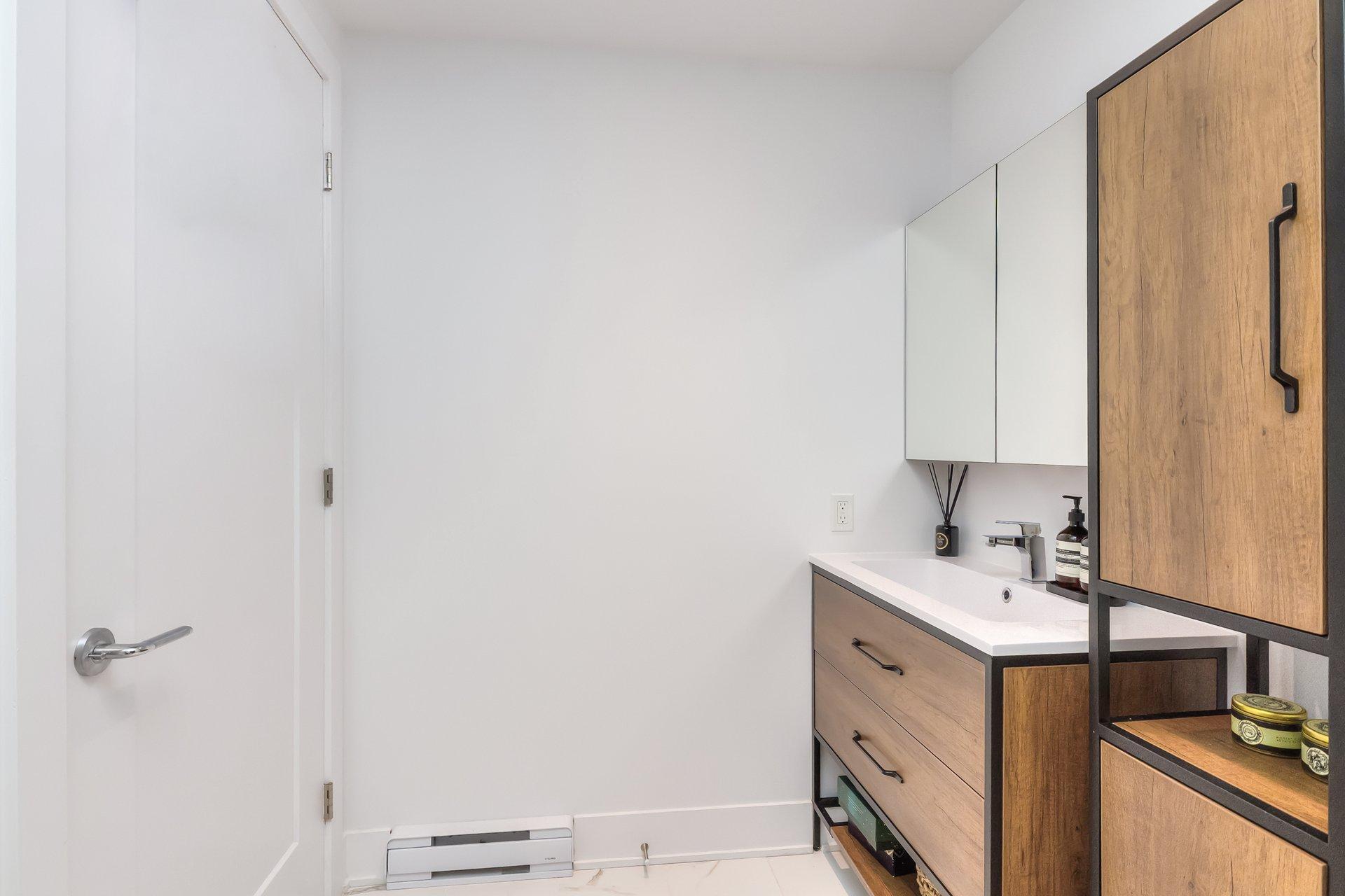 









365


Boul. Brunswick

, 511,
Pointe-Claire,




QC
H9R0H3

