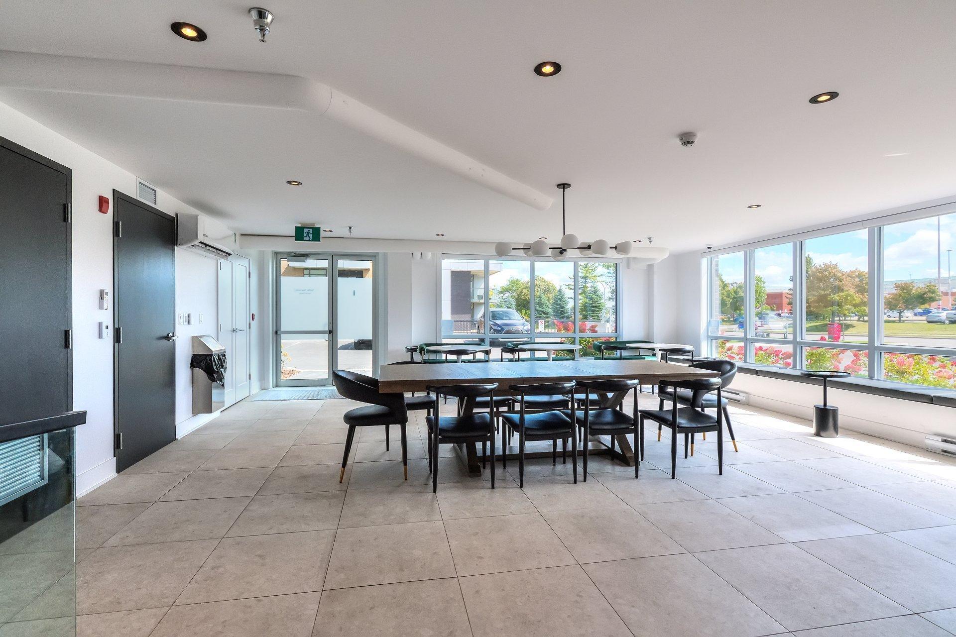 









365


Boul. Brunswick

, 511,
Pointe-Claire,




QC
H9R0H3

