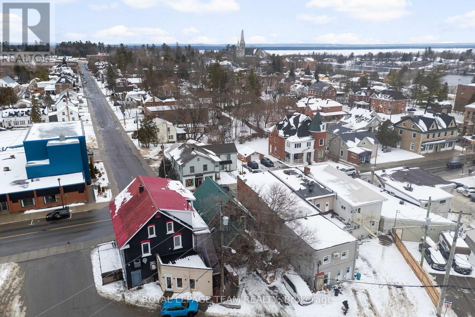 












56 MADAWASKA STREET

,
Arnprior,




Ontario
K7S1R9

