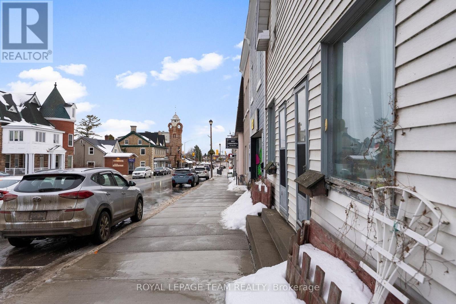 












56 MADAWASKA STREET

,
Arnprior,




Ontario
K7S1R9

