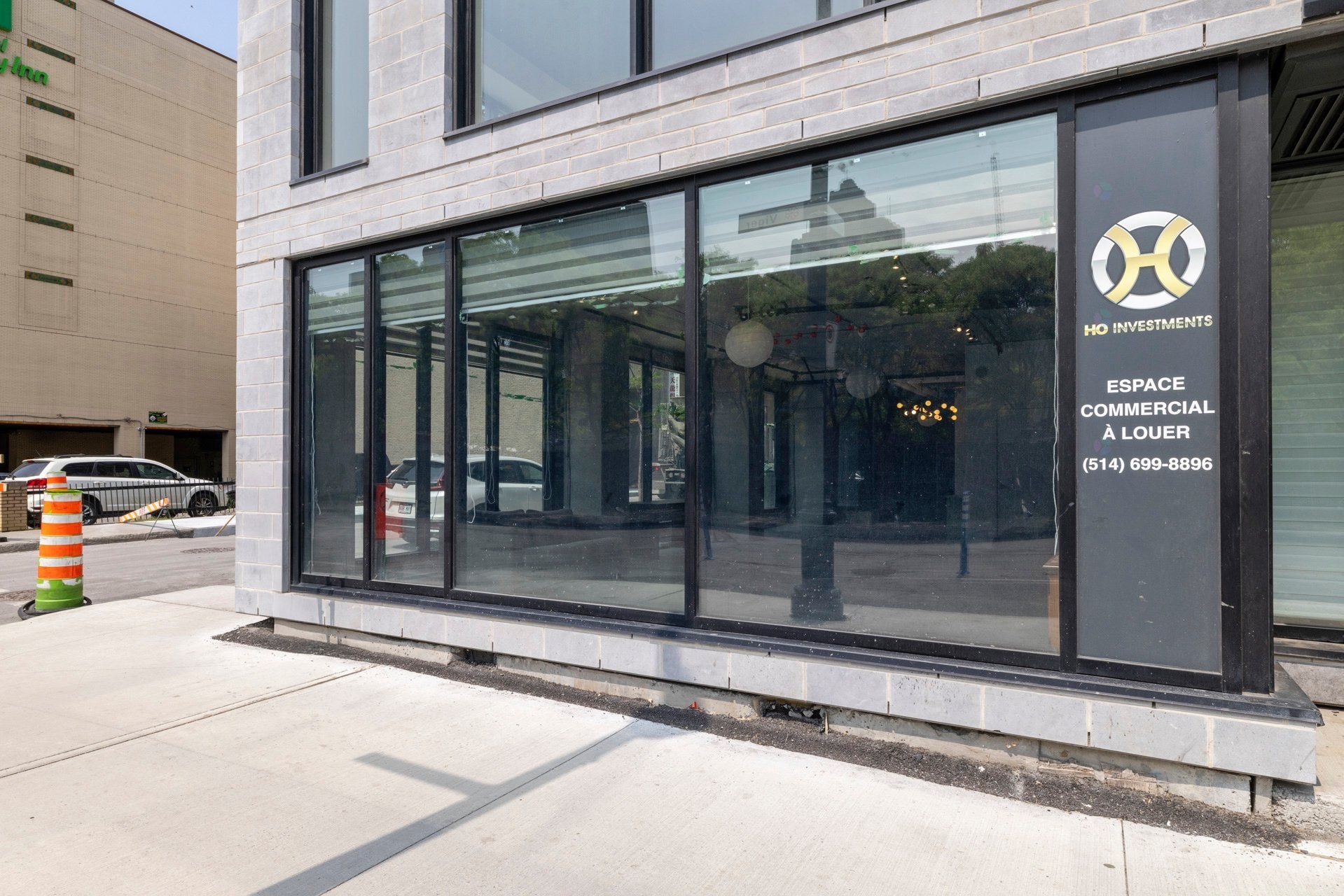 









975


Rue Clark

,
Montréal (Ville-Marie),




QC
H2Z1K1

