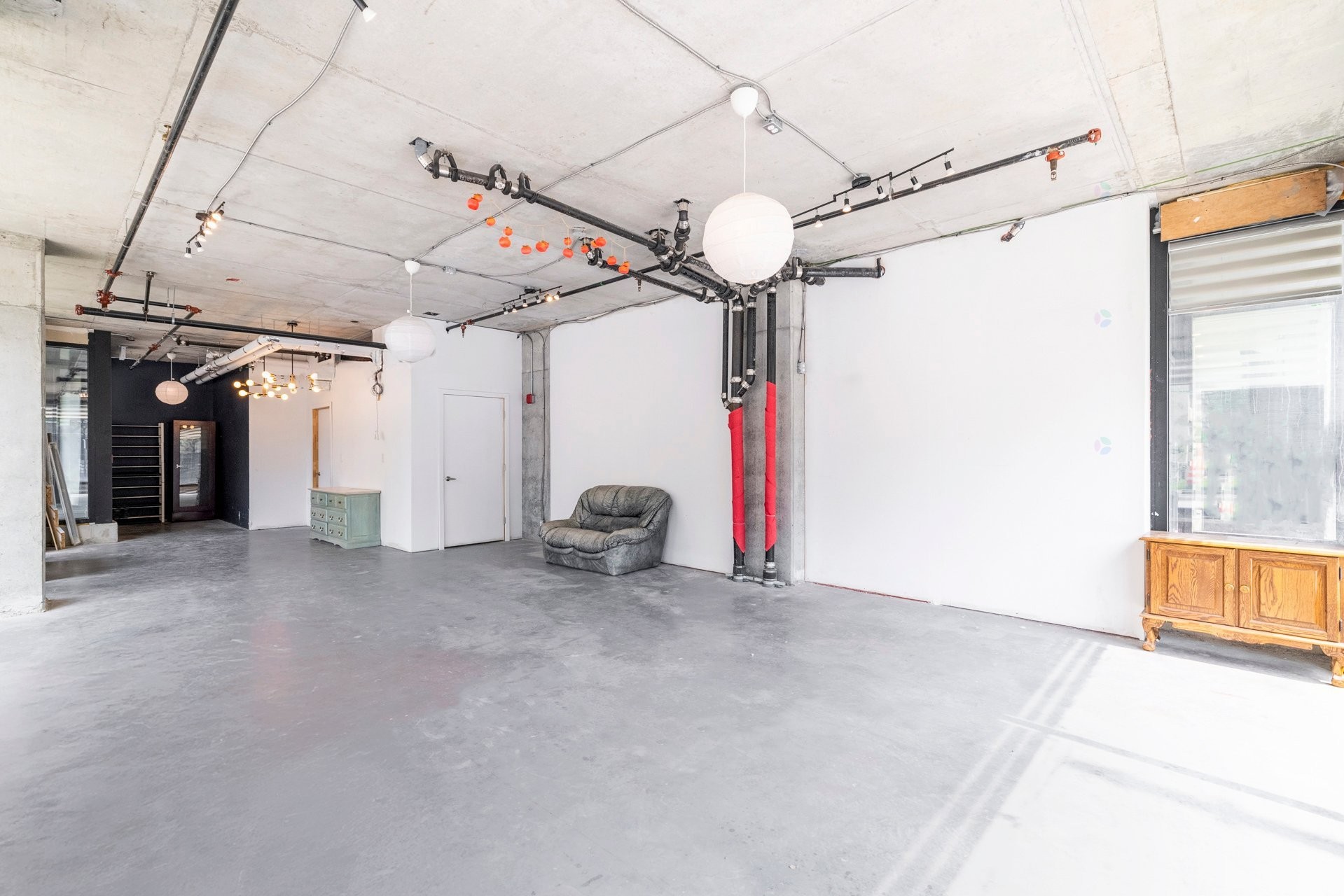 









975


Rue Clark

,
Montréal (Ville-Marie),




QC
H2Z1K1

