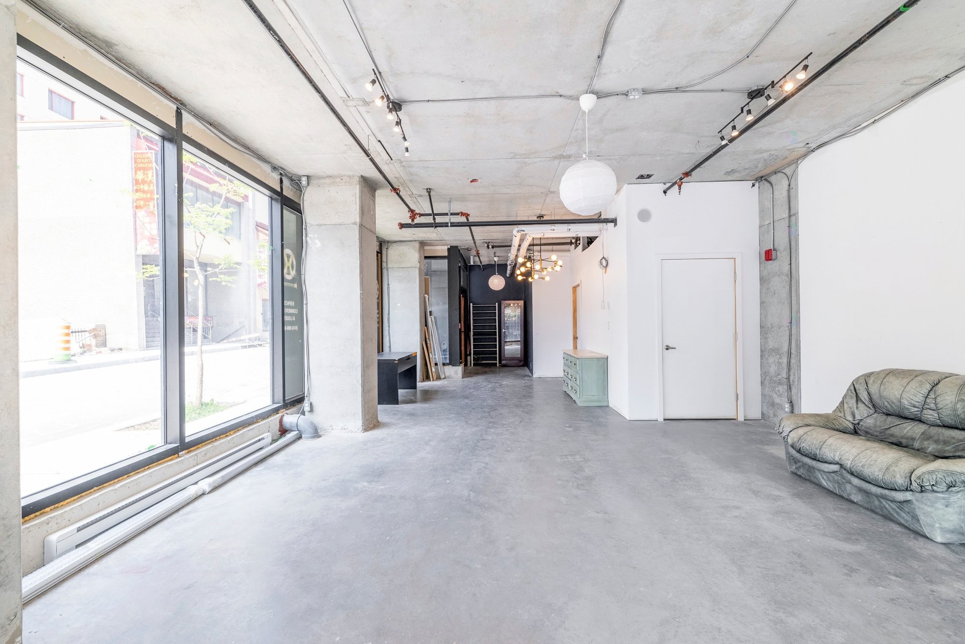 









975


Rue Clark

,
Montréal (Ville-Marie),




QC
H2Z1K1

