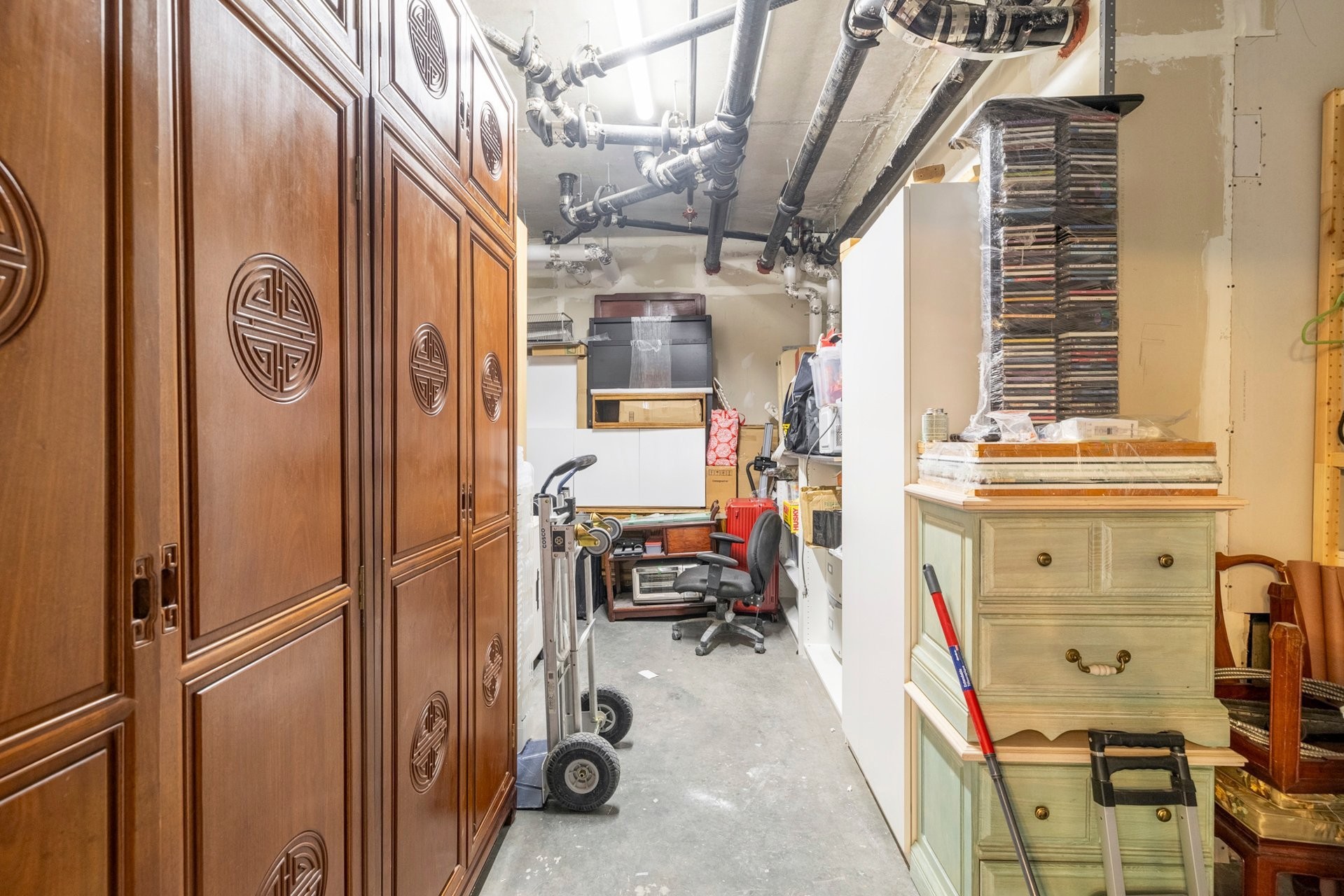 









975


Rue Clark

,
Montréal (Ville-Marie),




QC
H2Z1K1

