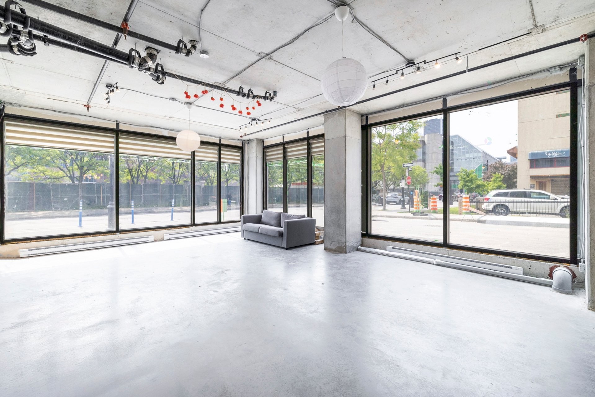 









975


Rue Clark

,
Montréal (Ville-Marie),




QC
H2Z1K1

