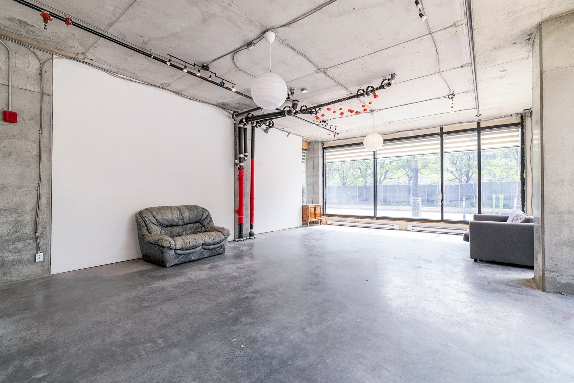 









975


Rue Clark

,
Montréal (Ville-Marie),




QC
H2Z1K1

