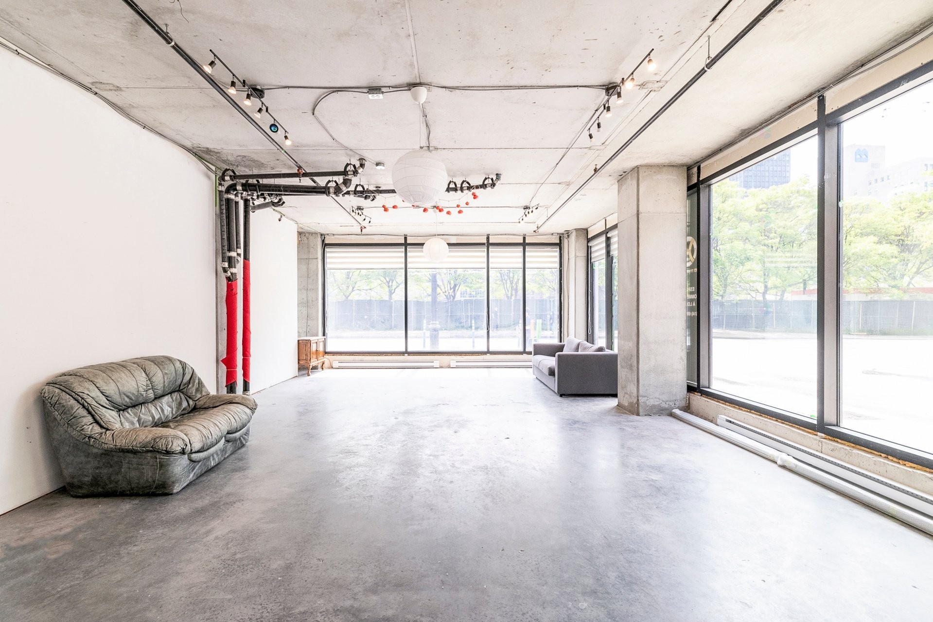 









975


Rue Clark

,
Montréal (Ville-Marie),




QC
H2Z1K1

