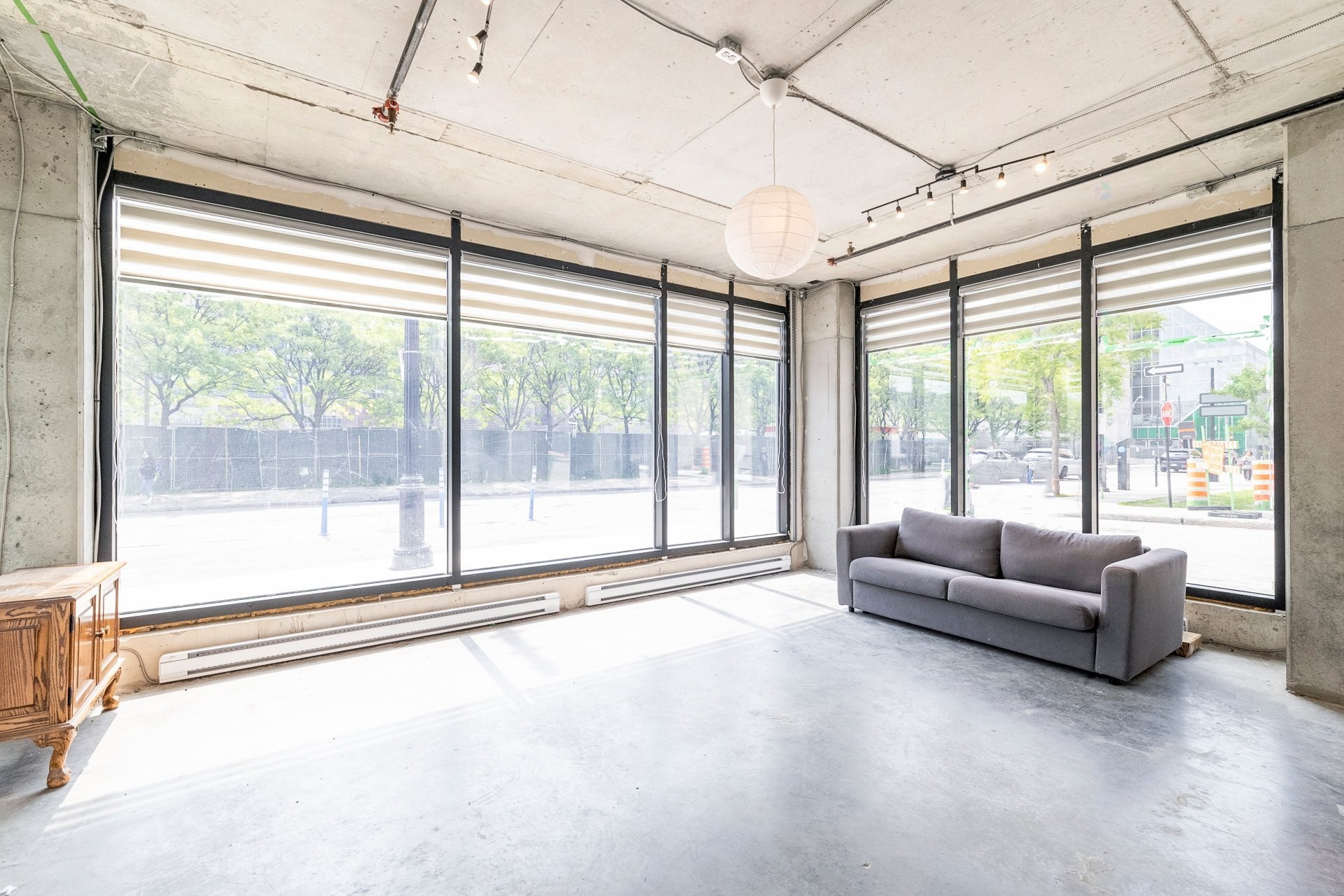 









975


Rue Clark

,
Montréal (Ville-Marie),




QC
H2Z1K1

