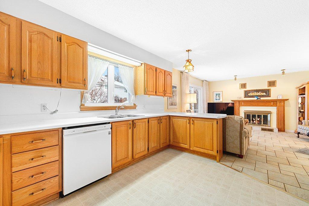 









231


Av. des Explorateurs

,
Gatineau (Aylmer),




QC
J9J1M2

