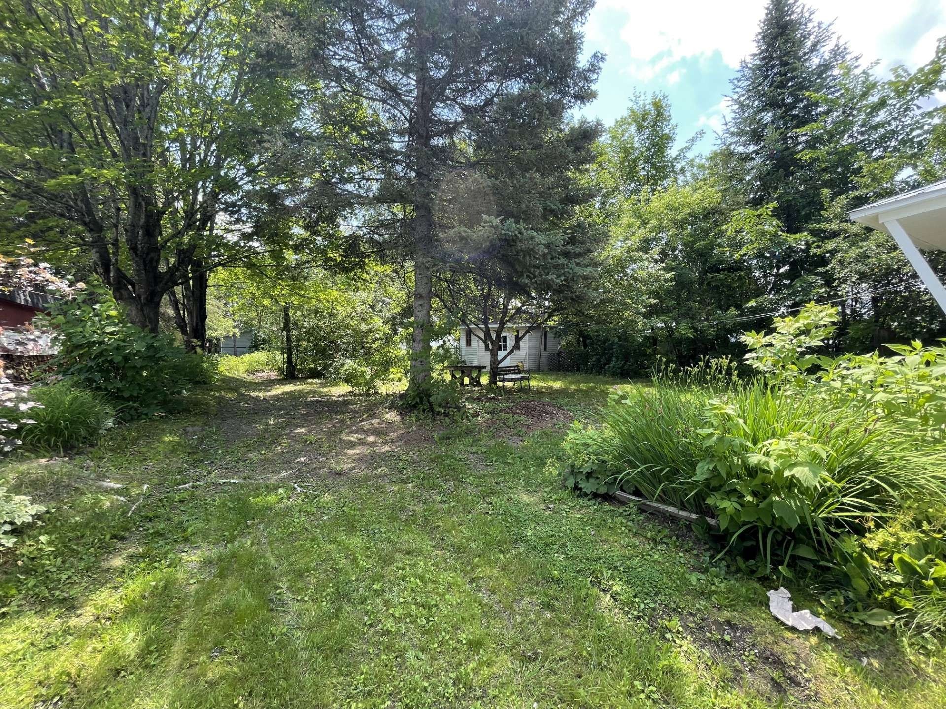 









394


Rue de la Madone

,
Mont-Laurier,




QC
J9L1S2

