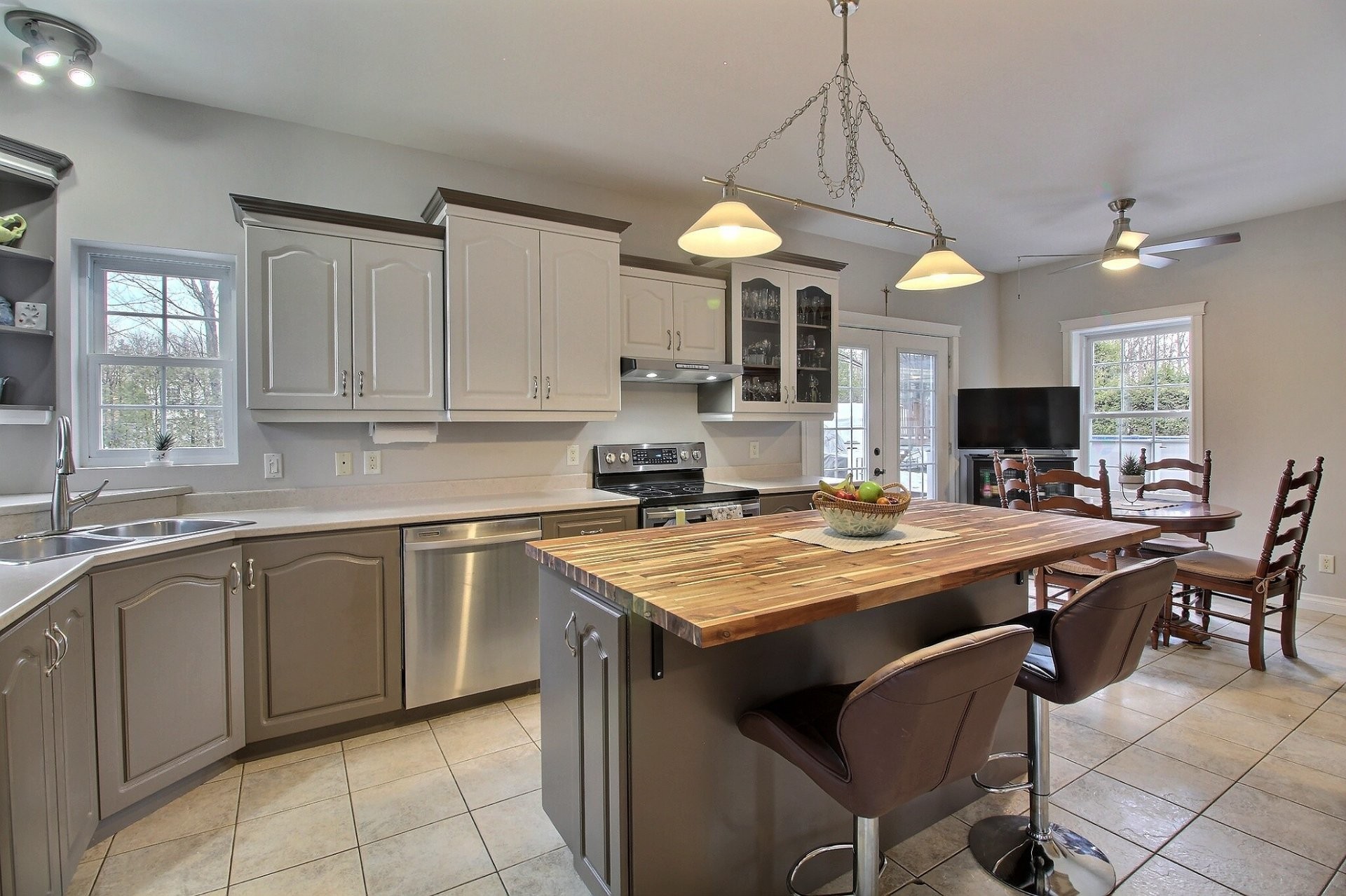 









82


Rue Goudreau

,
Magog,




QC
J1X5T1

