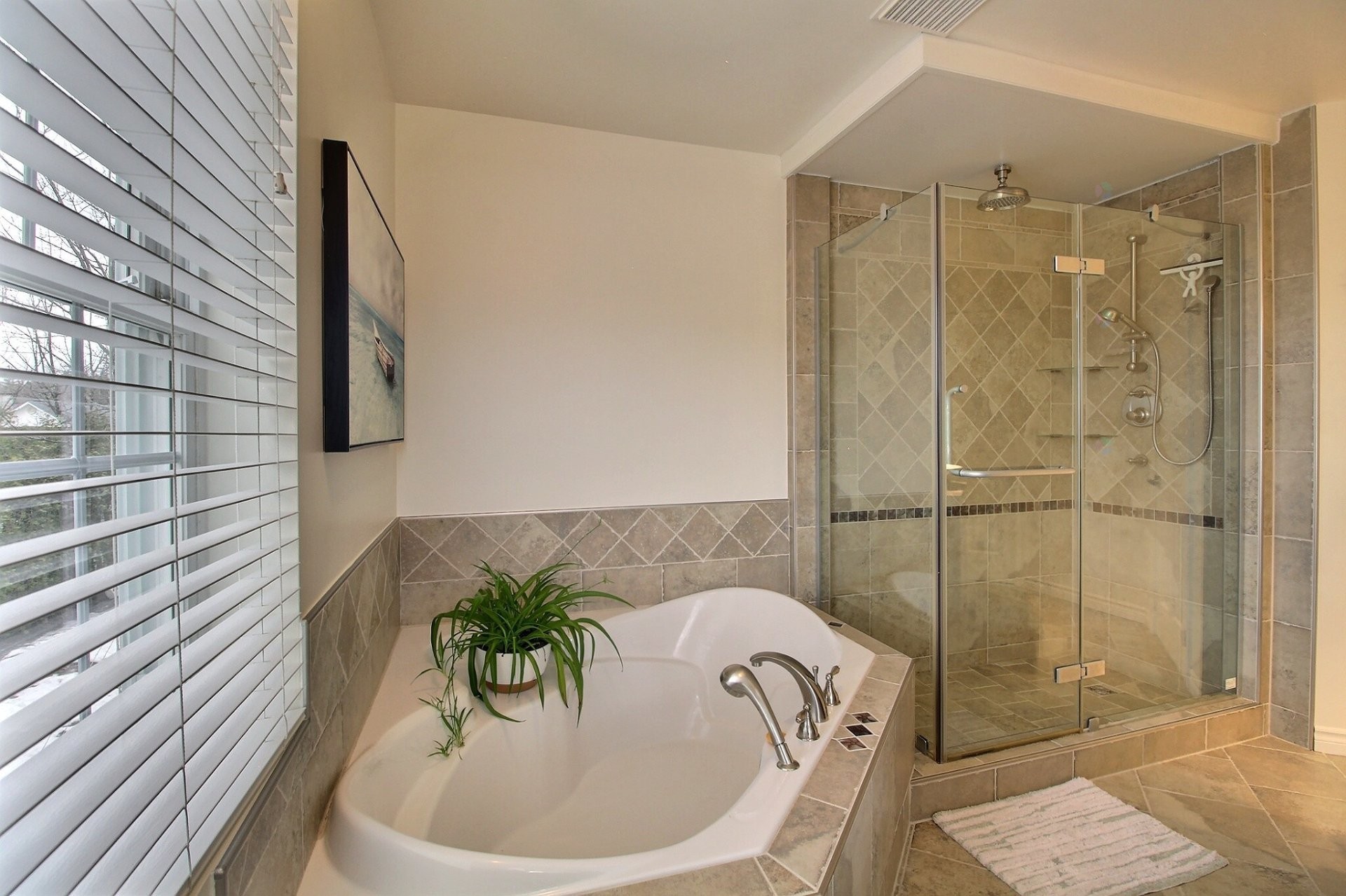 









82


Rue Goudreau

,
Magog,




QC
J1X5T1

