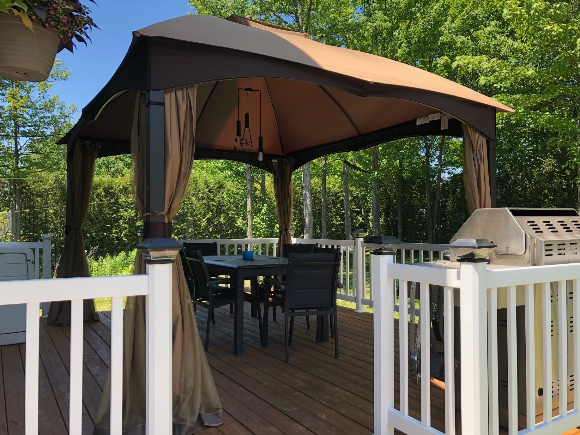 









82


Rue Goudreau

,
Magog,




QC
J1X5T1

