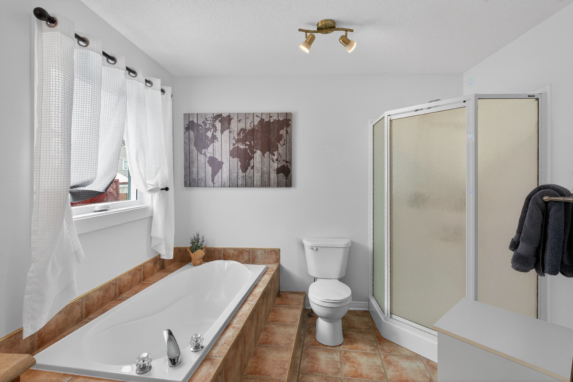 









671


Av. du Cheval-Blanc

,
Gatineau (Gatineau),




QC
J8R3M2

