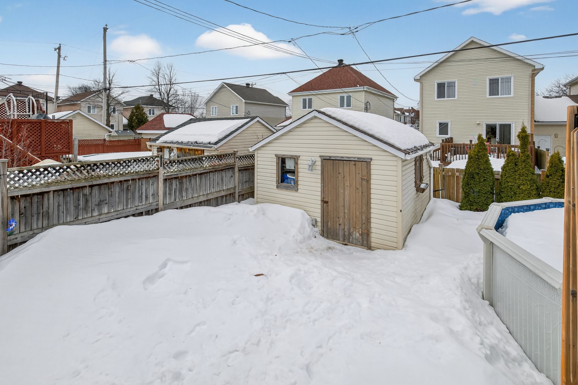 









671


Av. du Cheval-Blanc

,
Gatineau (Gatineau),




QC
J8R3M2

