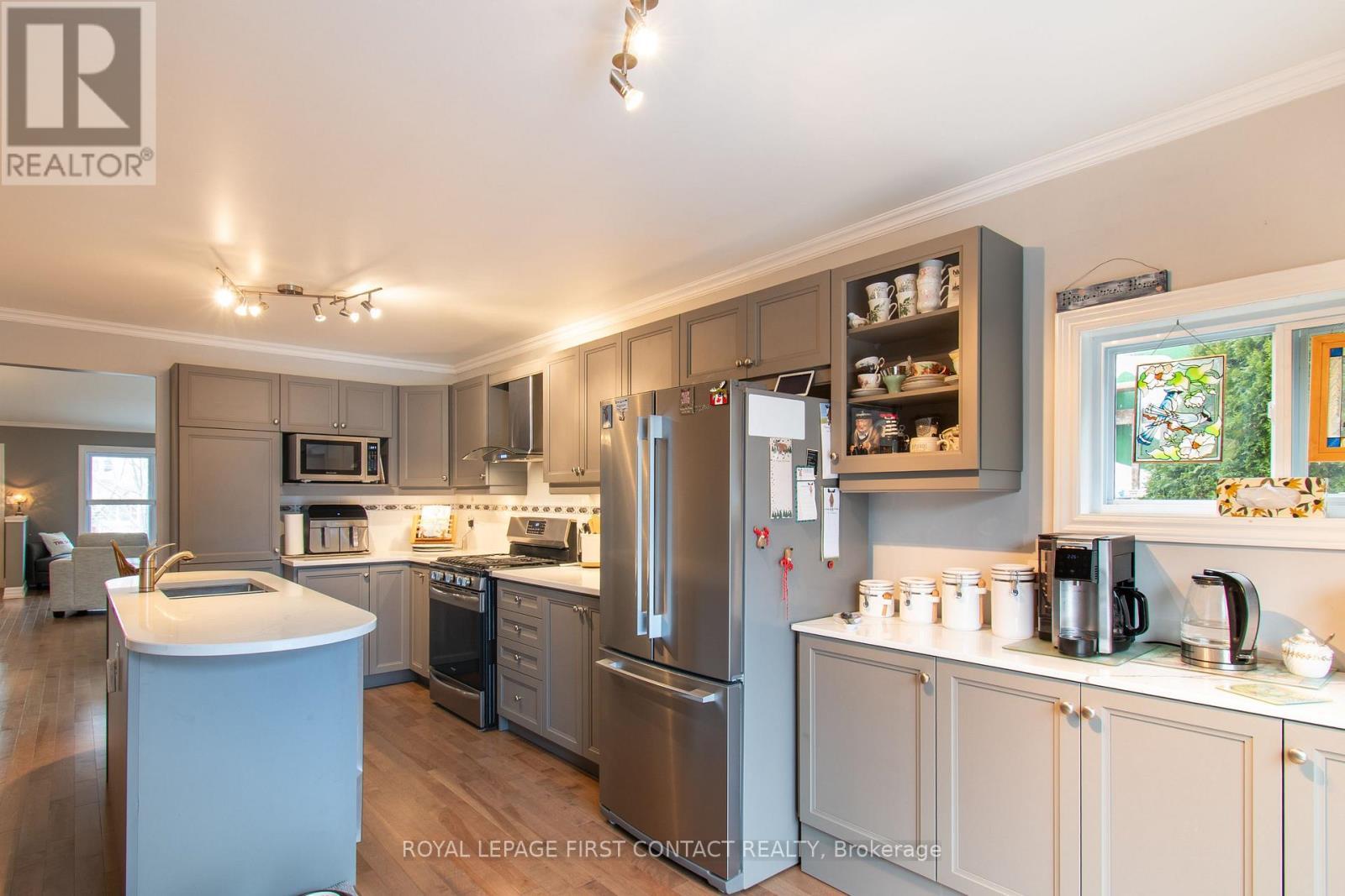 












249 ESTHER DRIVE

,
Barrie,




Ontario
L4N0G3

