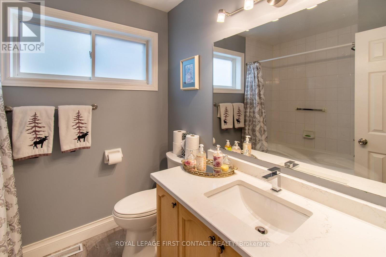 












249 ESTHER DRIVE

,
Barrie,




Ontario
L4N0G3

