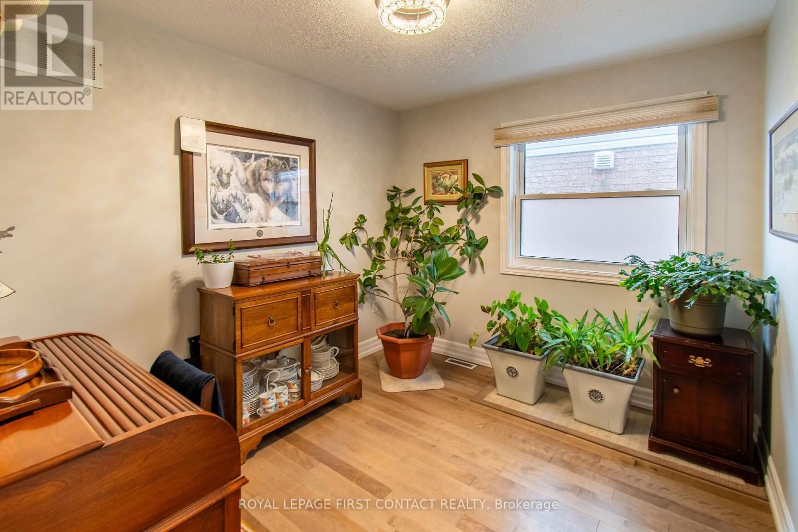 












249 ESTHER DRIVE

,
Barrie,




Ontario
L4N0G3

