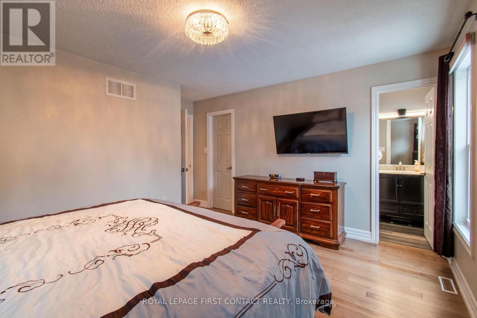 












249 ESTHER DRIVE

,
Barrie,




Ontario
L4N0G3

