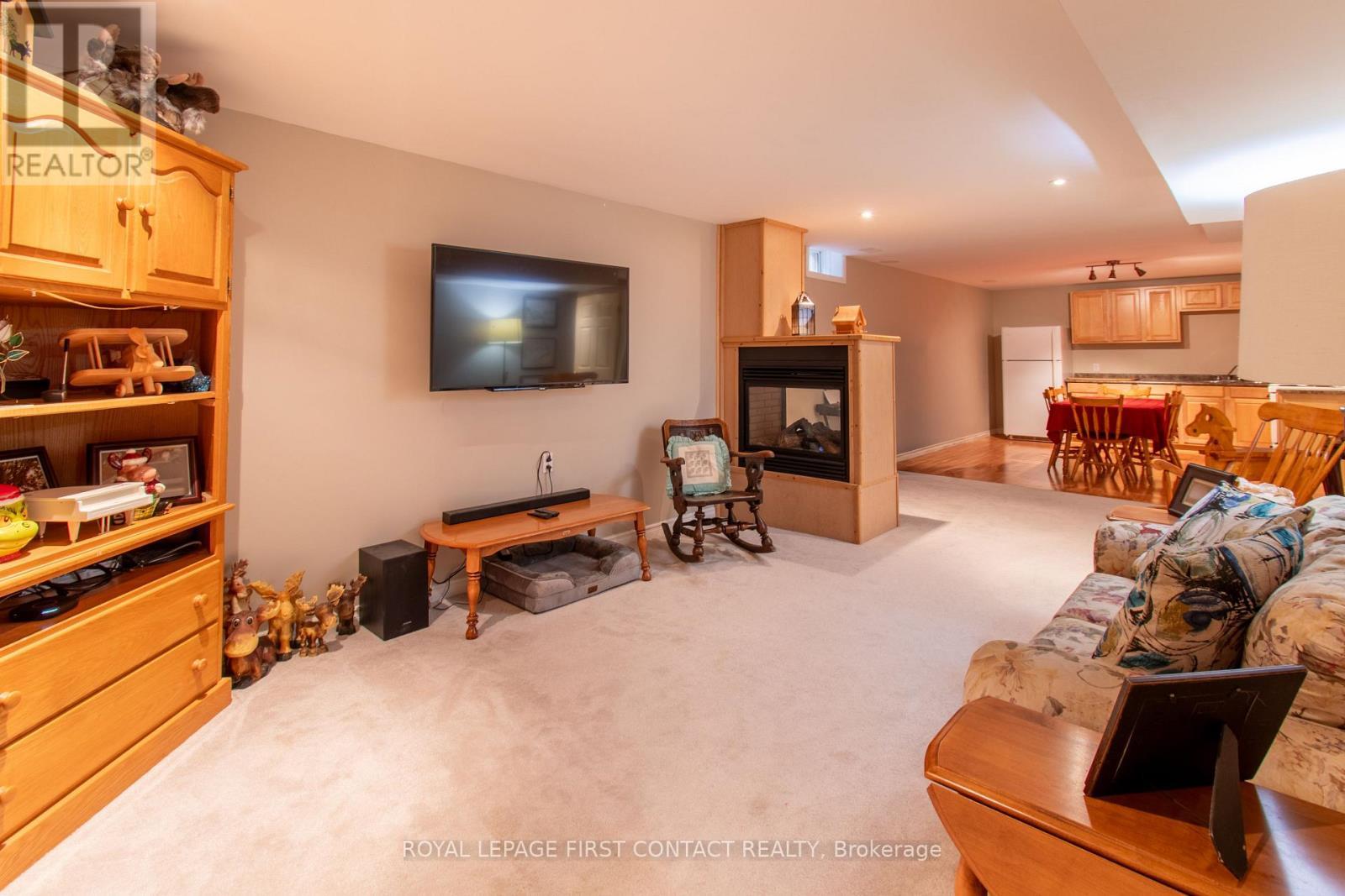 












249 ESTHER DRIVE

,
Barrie,




Ontario
L4N0G3

