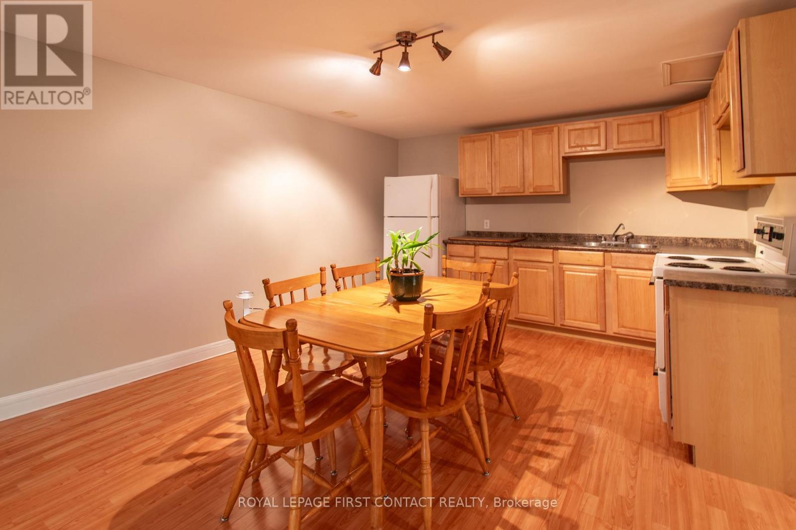 












249 ESTHER DRIVE

,
Barrie,




Ontario
L4N0G3

