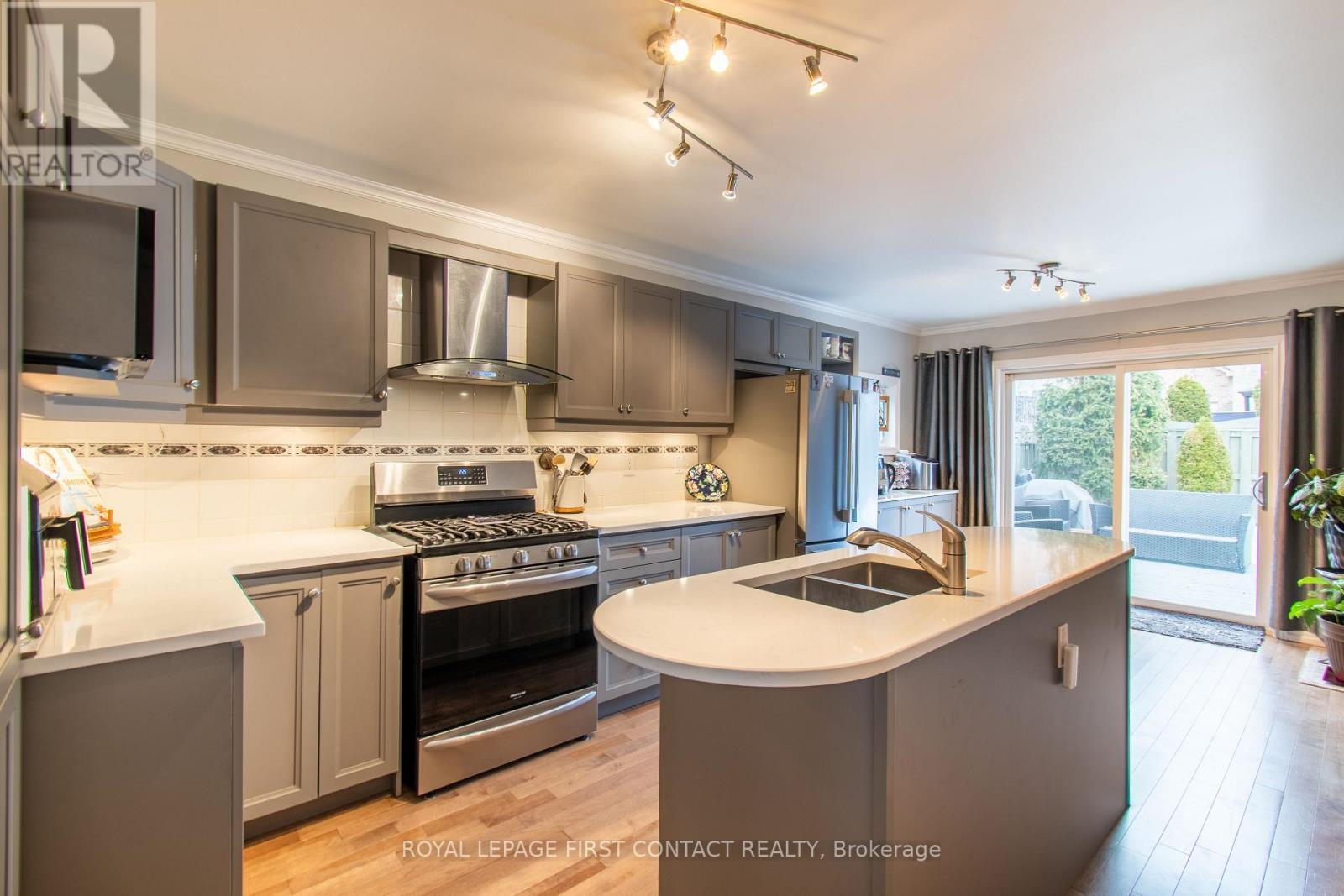 












249 ESTHER DRIVE

,
Barrie,




Ontario
L4N0G3

