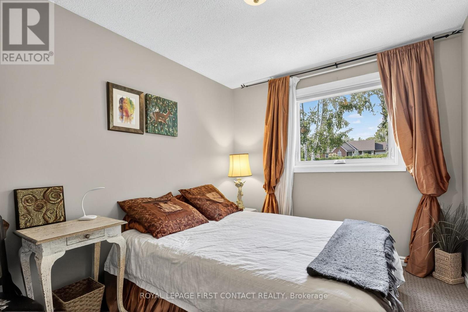 












73 PARKSIDE DRIVE

,
Oro-Medonte,




Ontario
L0L1T0


