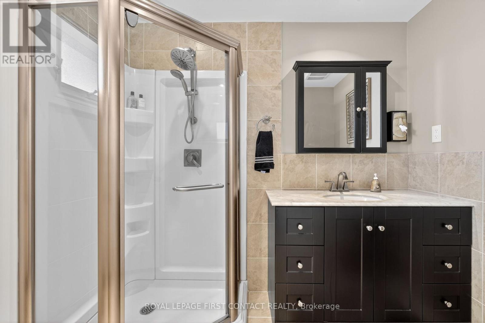 












73 PARKSIDE DRIVE

,
Oro-Medonte,




Ontario
L0L1T0

