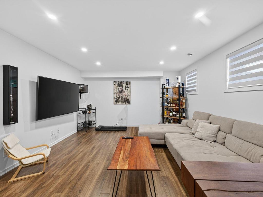 









3139Z


Rue Frégault

,
Chomedey (Laval),




QC
H7T0C6

