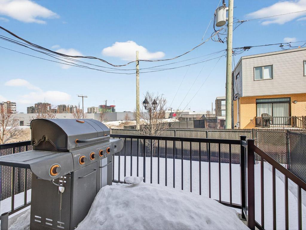 









3139Z


Rue Frégault

,
Chomedey (Laval),




QC
H7T0C6

