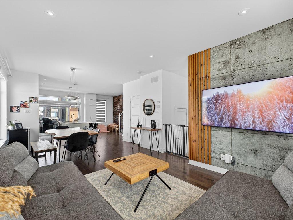 









3139Z


Rue Frégault

,
Chomedey (Laval),




QC
H7T0C6

