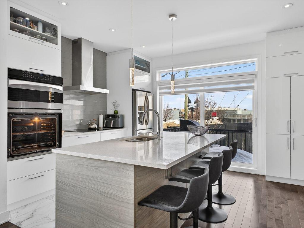 









3139Z


Rue Frégault

,
Chomedey (Laval),




QC
H7T0C6

