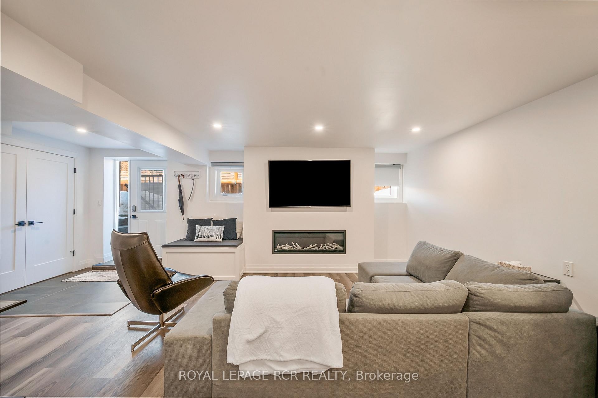 









7


Paisley

Way,
Orangeville,




ON
L9W 6Z5

