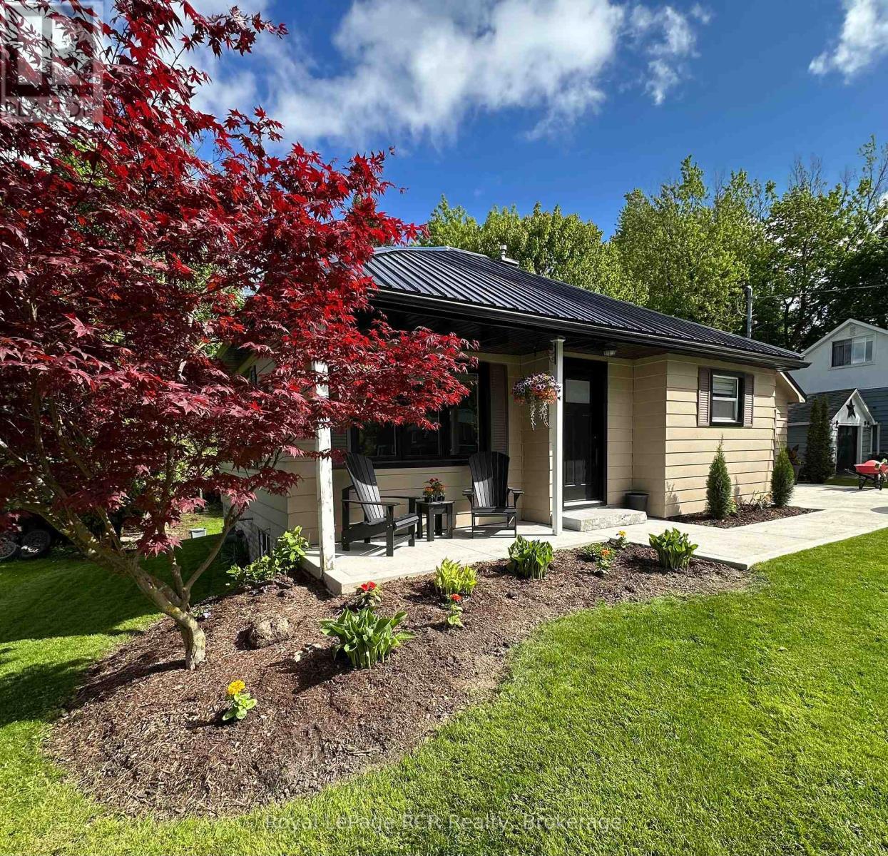 












226 BIRMINGHAM STREET W

,
Wellington North (Mount Forest),




Ontario
N0G2L1

