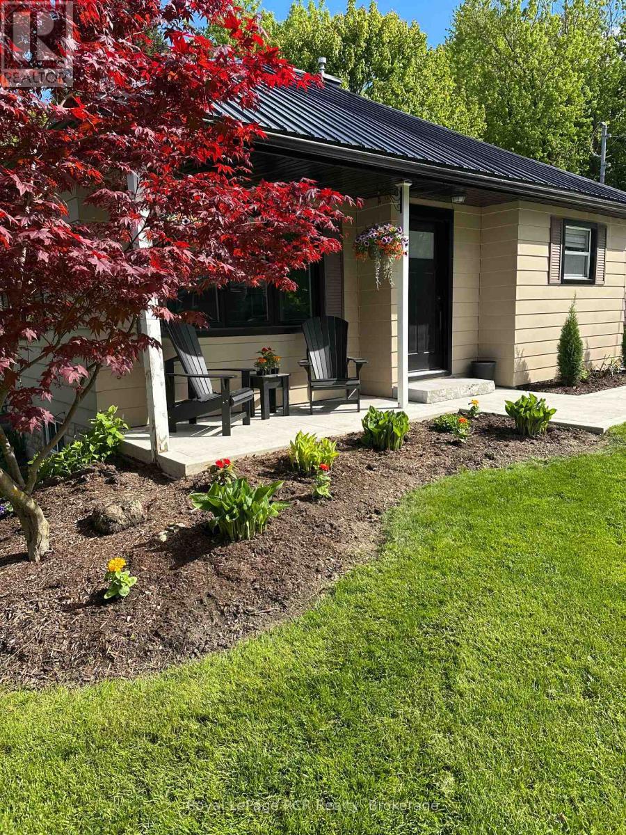 












226 BIRMINGHAM STREET W

,
Wellington North (Mount Forest),




Ontario
N0G2L1

