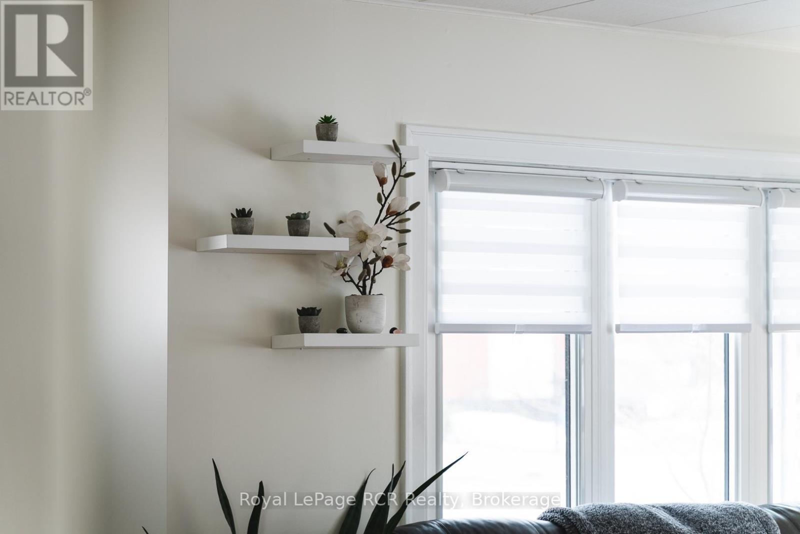 












226 BIRMINGHAM STREET W

,
Wellington North (Mount Forest),




Ontario
N0G2L1

