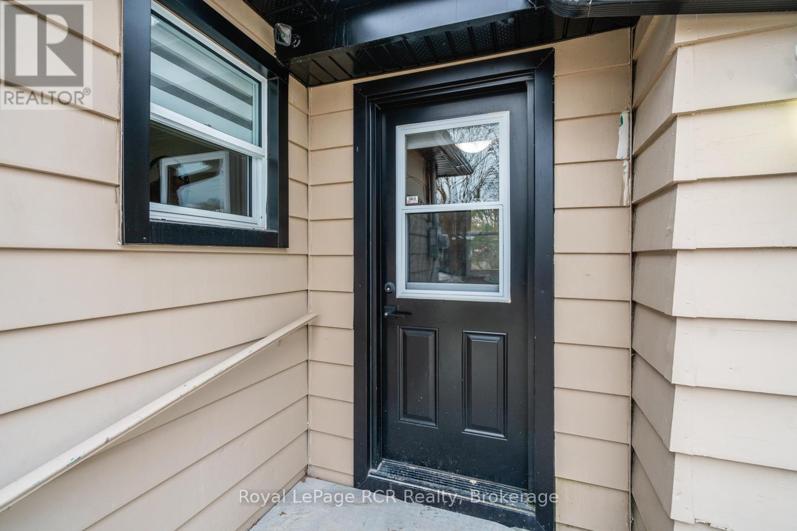 












226 BIRMINGHAM STREET W

,
Wellington North (Mount Forest),




Ontario
N0G2L1

